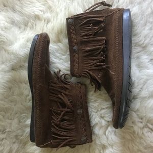 Minnetonka Fringe Moccasins